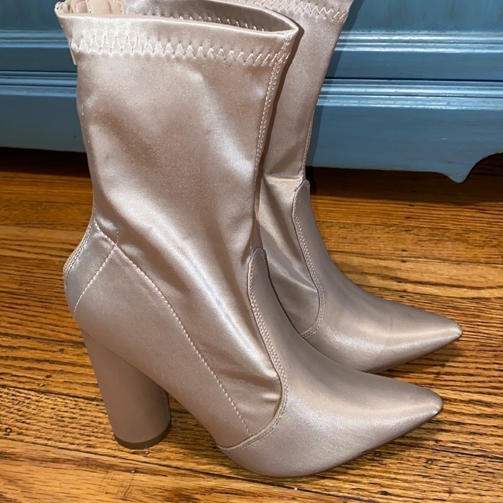 Liliana size 6 boots